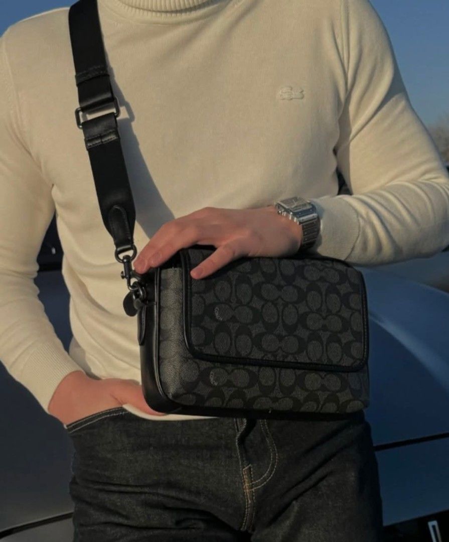 Coach Charter Flap Crossbody Bag (Category: Sling Bags) located in Manila. Submitted by msddirectfactoryoutlet (Listing ID 1465920571, Image 1). Description: .