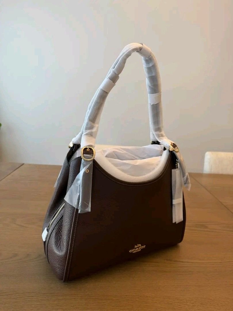 COACH Erin in Maple (Category: Shoulder Bags) located in Quezon City. Submitted by barbosac (Listing ID 1465925447, Image 2). Description: Available for Pre order 🇨🇦 23K Direct Air Cargo October eta 🇵🇭 Coach Erin in Maple.