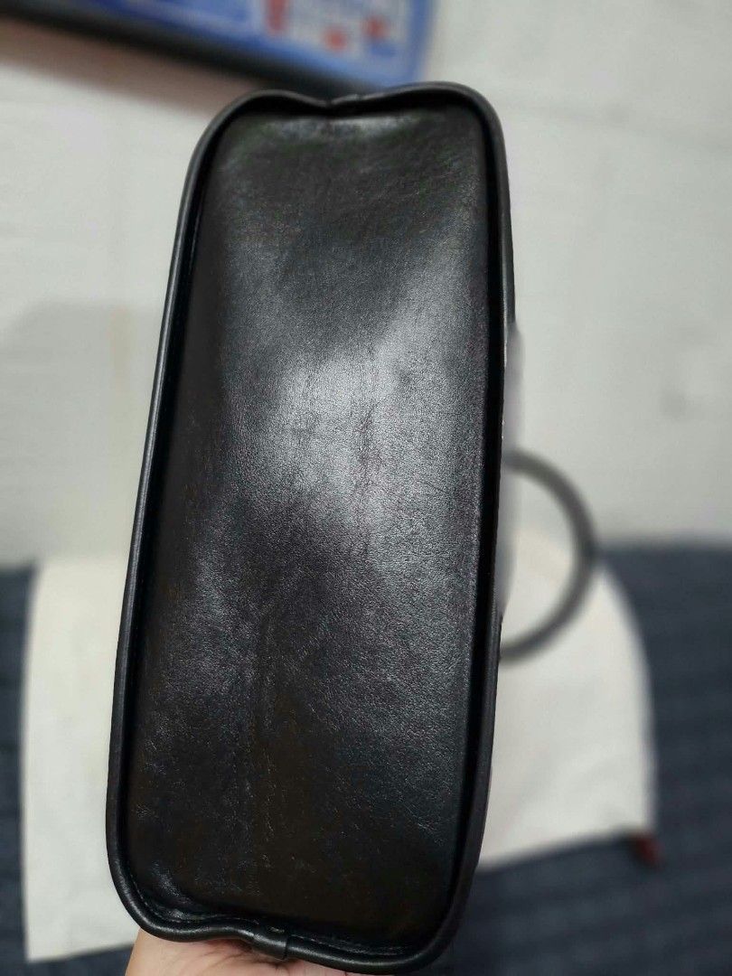 Coach hand bag (Category: Announcements) located in Caloocan City. Submitted by fastfalcon-66ae (Listing ID 1465764014, Image 3). Description: coach hand bag.