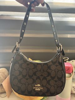 (Category: ) located in . Submitted by iyahpreloved_ (Listing ID 1465777119, Image 1). Description: .