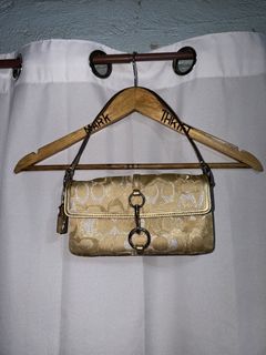 (Category: ) located in . Submitted by triptothrift7 (Listing ID 1465816531, Image 1). Description: .