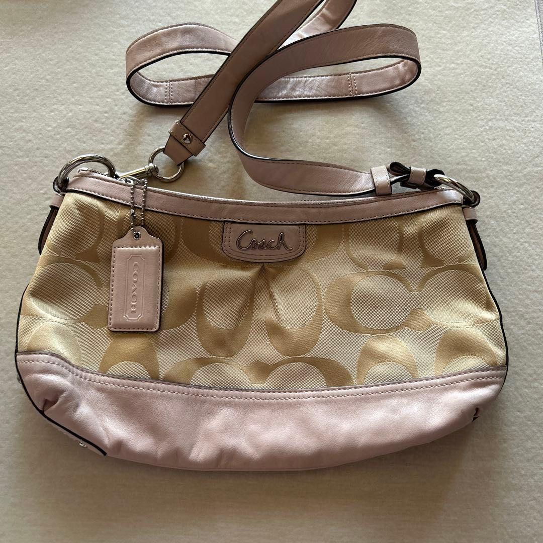 Coach Rare Pink Convertible Bag (Category: Shoulder Bags) located in Bongabon. Submitted by daniii.v (Listing ID 1465906352, Image 2). Description: Secured (Japan Listing) ETA: Oct 17 ✈️ Sb: ₱8,500 $146 Claim: ₱9500 $165 50% DP, Balance paid upon arrival..