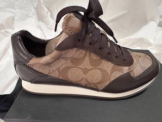 (Category: ) located in . Submitted by wear.next (Listing ID 1465883934, Image 1). Description: .