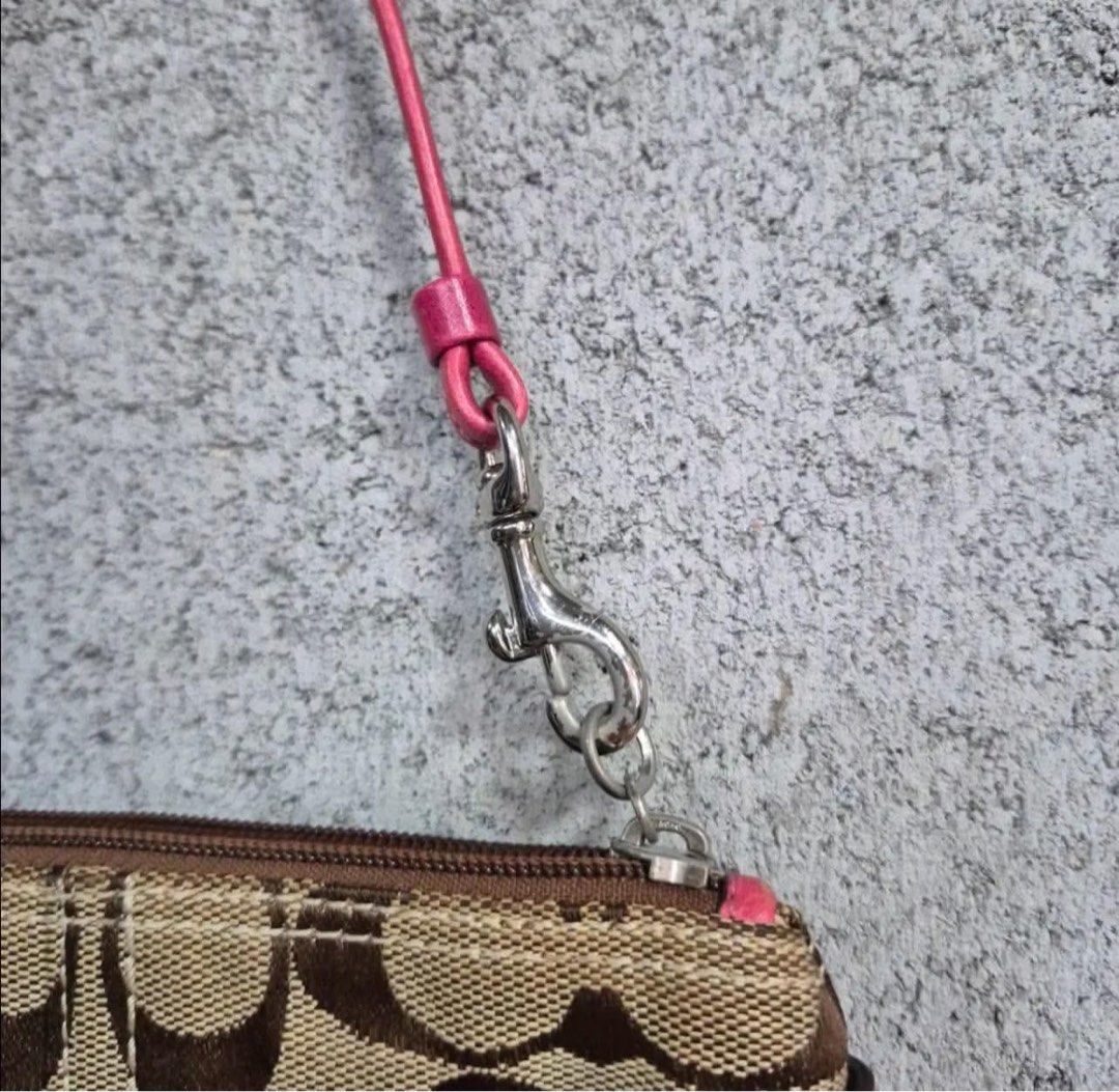 Coach Soho bag (Category: Luxury Bags & Wallets) located in Leyte. Submitted by _dearvintage (Listing ID 1465838822, Image 3). Description: ETA: 1 month from Korea 🇰🇷 Dm for more info :).