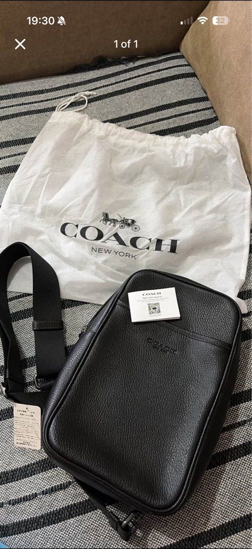Coach Turner Pack CCQ50 (Category: Belt bags, Clutches and Pouches) located in Manila. Submitted by danielllevi28 (Listing ID 1465881662, Image 1). Description: FOR SALE ✨ Brand new / Never used 🇯🇵 Bought in Japan 👜 Comes with original Coach dust bag 🖤 Color: Black 📦 Complete and in excellent condition Authenticity: Purchased from Japan, Photos of the bag, tags, and details are available for serious buyers. RFS: Not being used. 📩 Send me a 