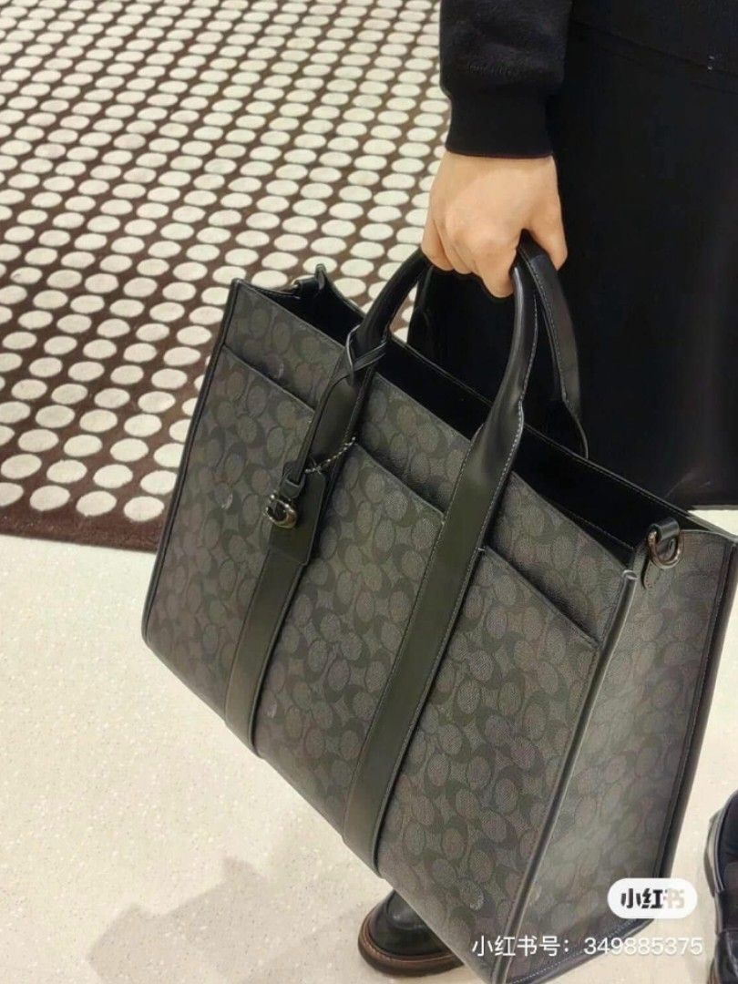 Coach Wesley Tote Bag (Category: Briefcases) located in Manila. Submitted by msddirectfactoryoutlet (Listing ID 1465921250, Image 1). Description: .