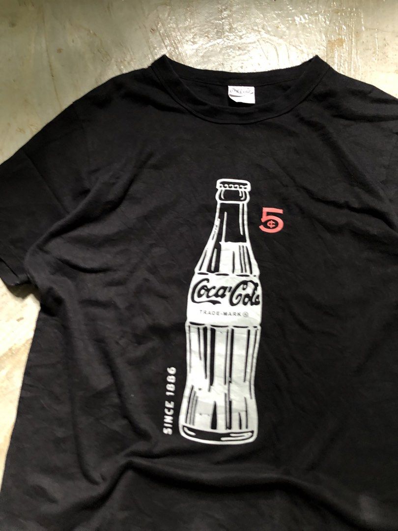 COCA-COLA SHIRT SINGLE STITCH (Category: Formal Shirts) located in Cebu City. Submitted by zeus.thrifts (Listing ID 1465826436, Image 2). Description: BOXY FIT 22 WIDTH 27 LENGTH BRAND NEW CONDITION.
