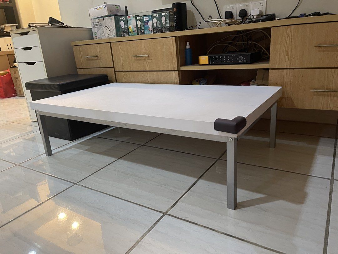 Coffee Table (Category: Tables & Sets) located in Kuala Lumpur. Submitted by tlws33 (Listing ID 1465904166, Image 2). Description: 110cm length x 60cm width x 30cm high.