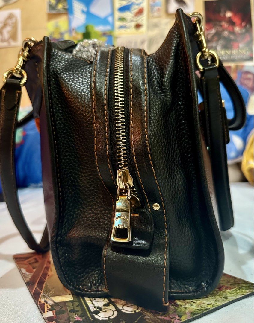 [Authentic] Coach 30 Rogue Patchwork Bag (Category: Luxury Bags & Wallets) located in Talisay. Submitted by kuyav (Listing ID 1465857056, Image 2). Description: ‼️ AUTHENTIC This is the 2016 Runway collection Coach 30 Rogue Patchwork bag <Inclusions> ~ Original Hangtag ~ Original Locket ~ Original leather Straps • Outside is glovetanned leather with bits of suede, pebbled leather and distressed leather • Lining on the inside is suede and in the m