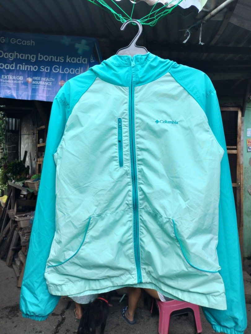 Colombia Windbreaker (Category: Coats, Jackets and Outerwear) located in Davao. Submitted by clyde_madria2008. (Listing ID 1465787943, Image 1). Description: size S w- 19 l- 25 color rate 10/10 no issue lahat working zipper needwash as new condition.