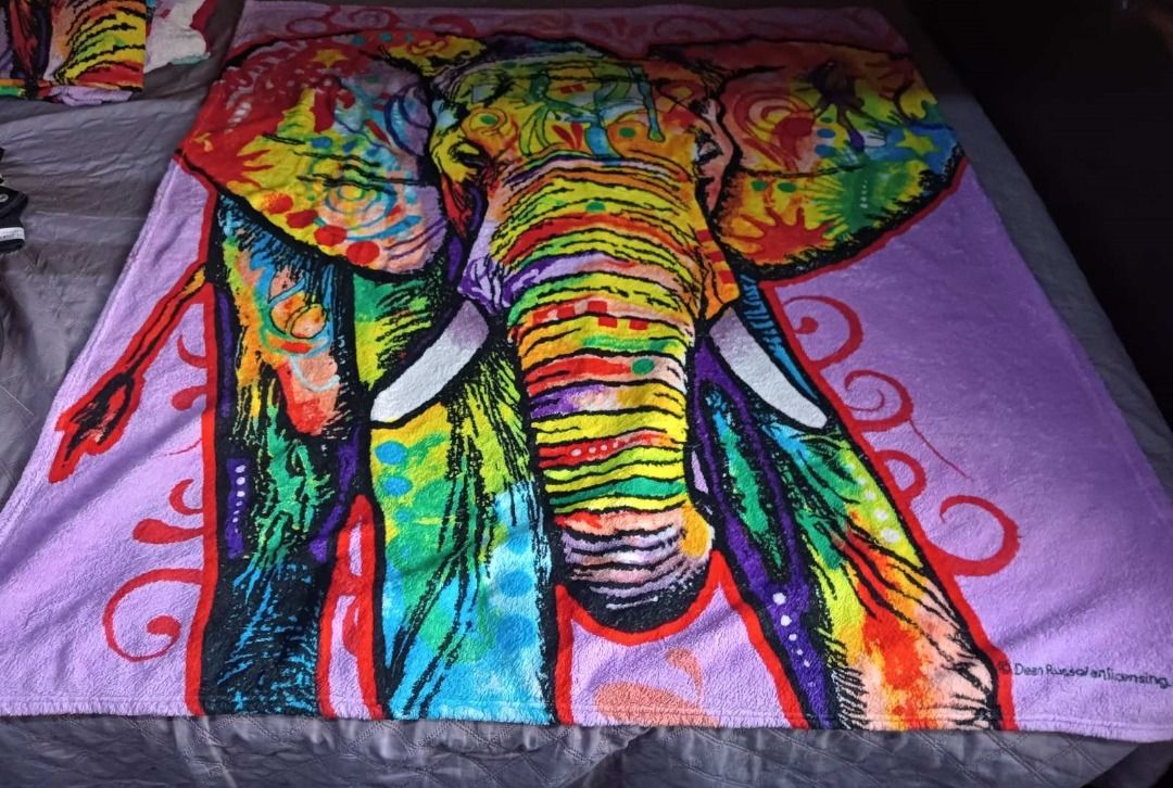 Colorful Elephant Blankets (Category: Bedding & Towels) located in Caloocan City. Submitted by ozje1422546 (Listing ID 1465780008, Image 3). Description: Colorful blankets, 2 pcs available .
