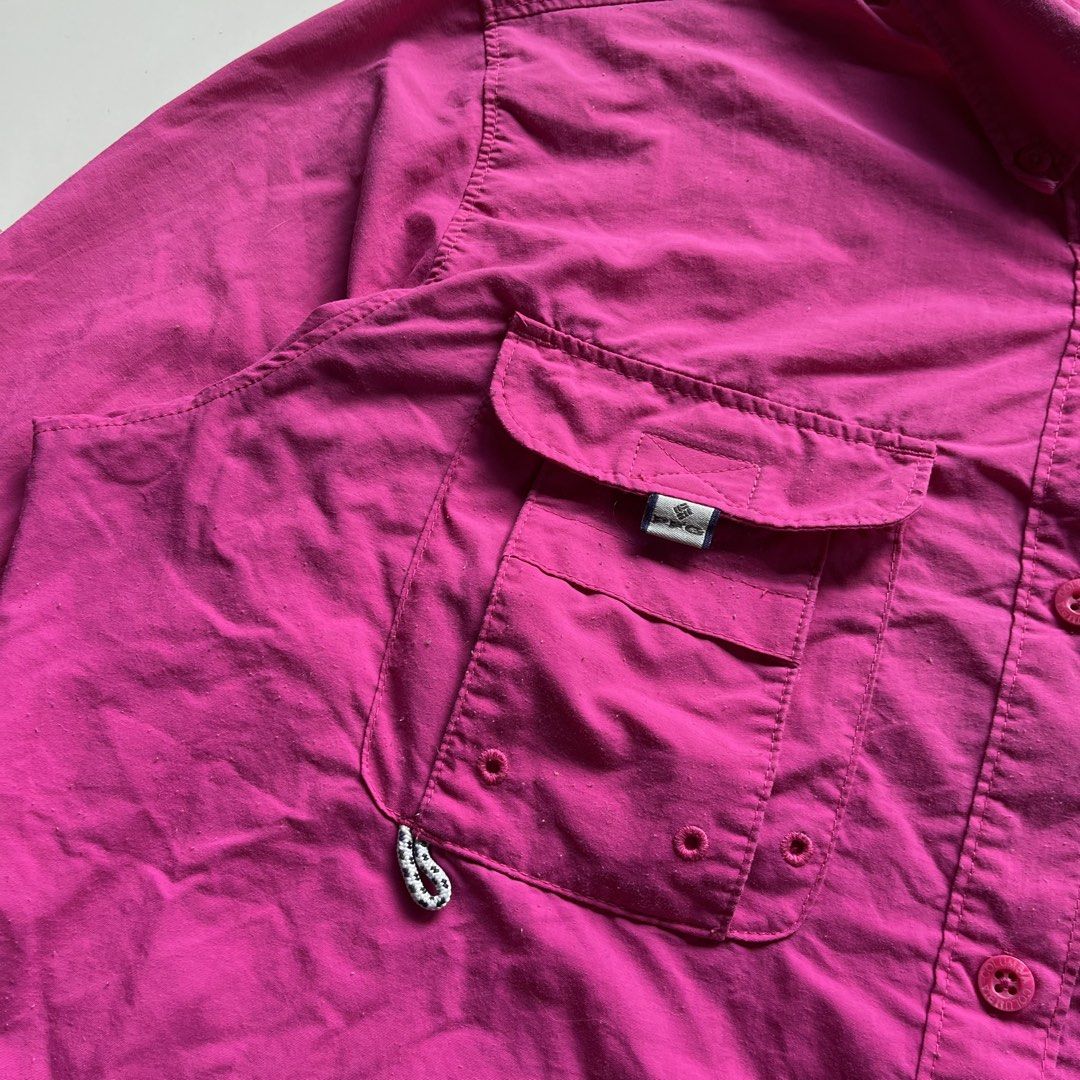 Columbia (Category: Coats, Jackets and Outerwear) located in Lucena. Submitted by RAGGGGSSSS (Listing ID 1465889769, Image 3). Description: Columbia PFG Longsleeves Fits Large 28x22 Still in Verygood Condition Need Minor wash only.