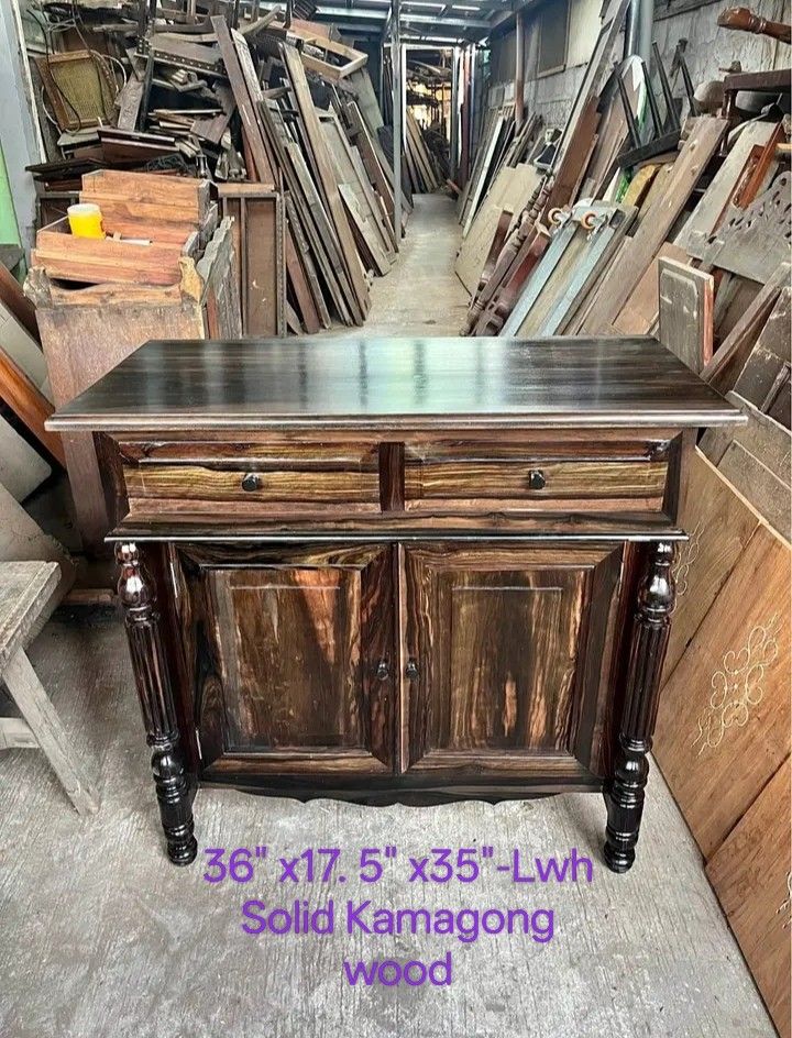Comoda de Poste de kamagong (Category: Shelves, Cabinets & Racks) located in Manila. Submitted by carmelites36250 (Listing ID 1465877157, Image 3). Description: #forsale #furniturestore Comoda Cab De Poste ❤❤❤ Kamagong Wood solido ❤💯% Beautiful Piece of art thickness Pm me Only ☎☎☎✅ Price-65K Only ☎☎☎☎.