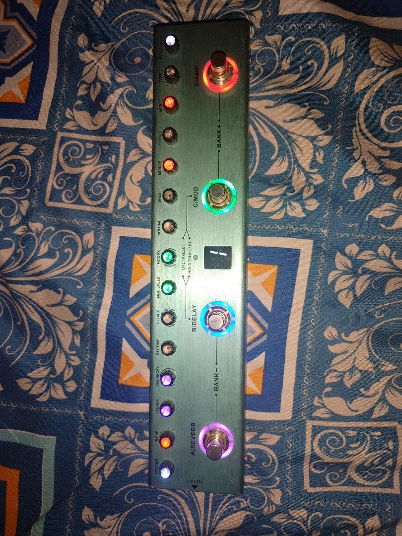 Complete Guitar Pedalboard Setup with Multiple Effects Pedals (Category: Musical Instruments) located in General Trias. Submitted by samclmn (Listing ID 1465869367, Image 2). Description: FS Boss DD3 - 5K Tank G - 2k (No box) Negotiable All of the items ay gumagana naman nang maayos and kasama rin to sa rig ko Issue: Heavily scratched and medyo tanggal paints sa ibang part sa DD3 Minimal scratch sa Tank G Dm nalang po.