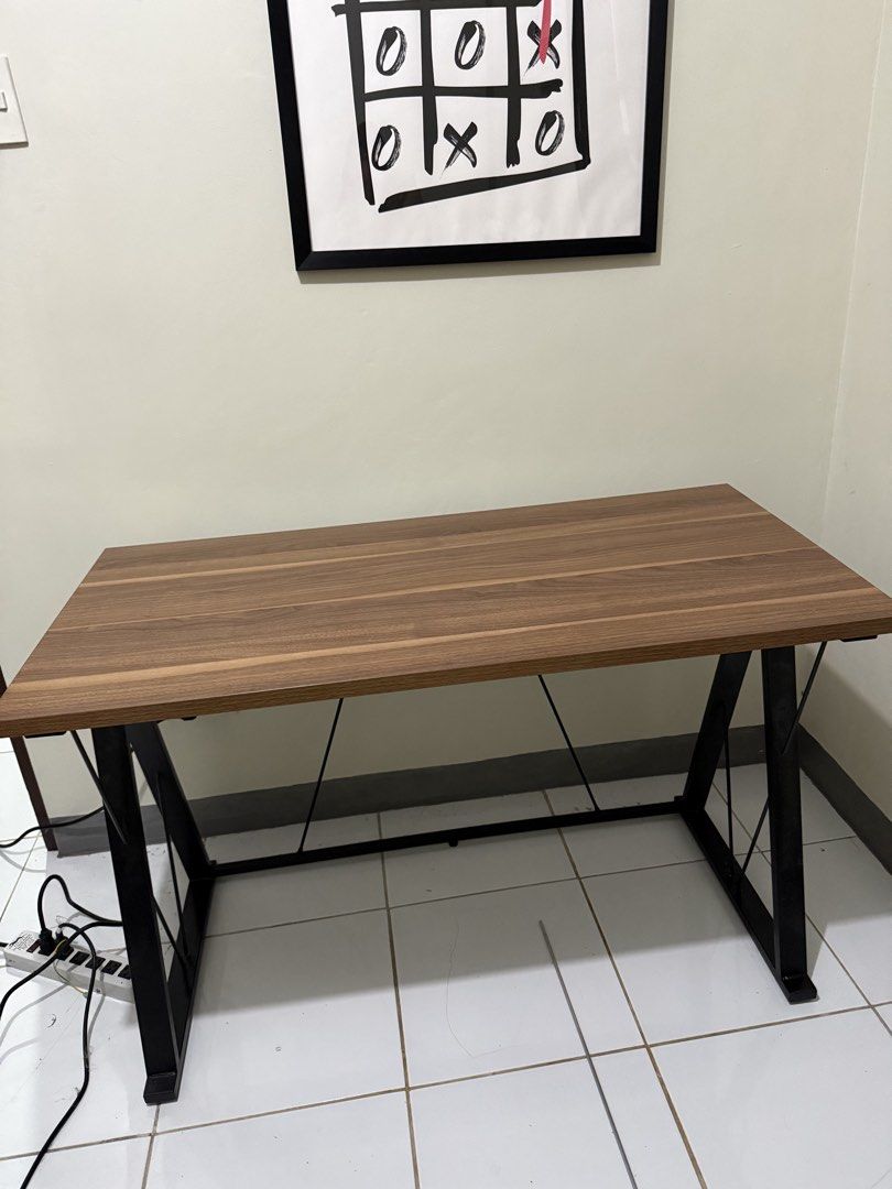Computer Table (Category: Office Furniture & Fixtures) located in Marikina City. Submitted by cluttermatters (Listing ID 1465761039, Image 1). Description: .