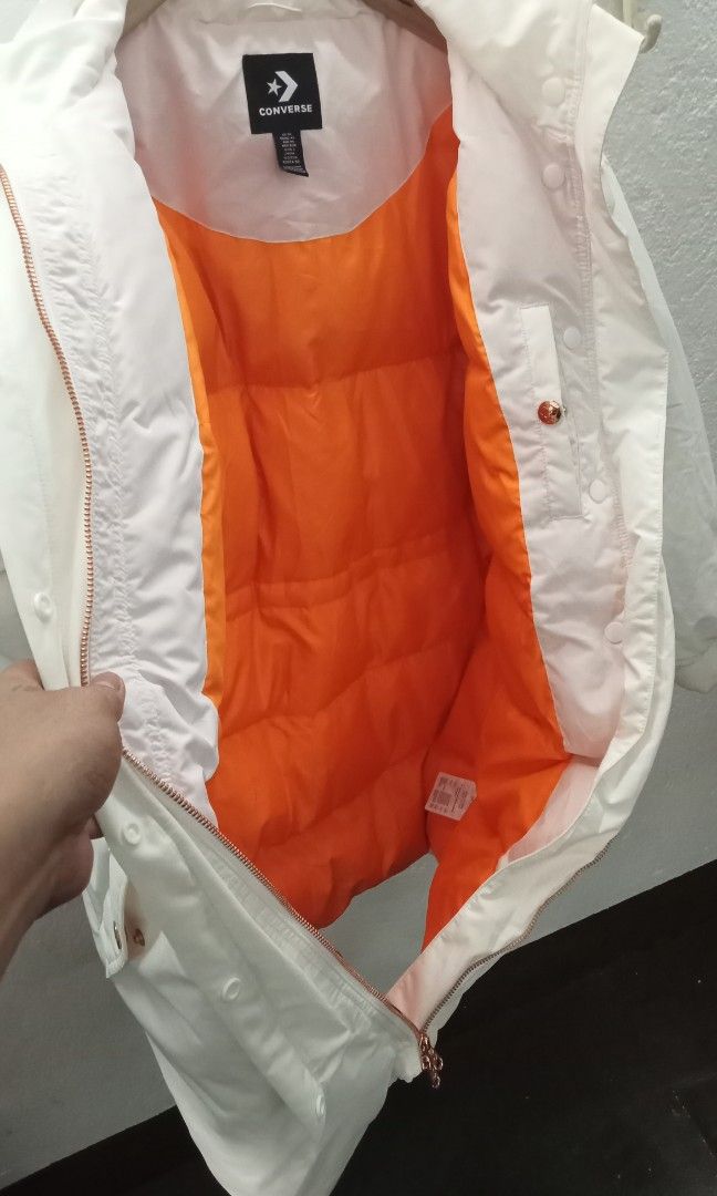 Converse (Category: Coats, Jackets and Outerwear) located in Naga. Submitted by aboy1234245 (Listing ID 1465883006, Image 3). Description: Converse Asnew W21-L33.