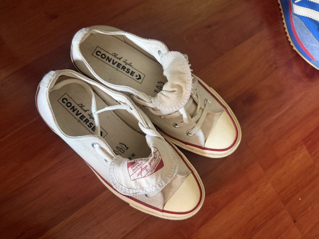 Converse Chuck 70 Men's Sneakers - Parchment (Category: Sneakers) located in Carmona. Submitted by beaburrito (Listing ID 1465760650, Image 1). Description: - Brand/Model: Converse Chuck Taylor All Star 70 Low Top - Colorway: Parchment - Size: US Men's 4 / US Women's 6 / UK 4 / EUR 36.5 - Condition: Worn a few times, solid shape, but with stains so needs some cleaning - wasn’t able to keep the box but lowballing this cos havent worn this just kep