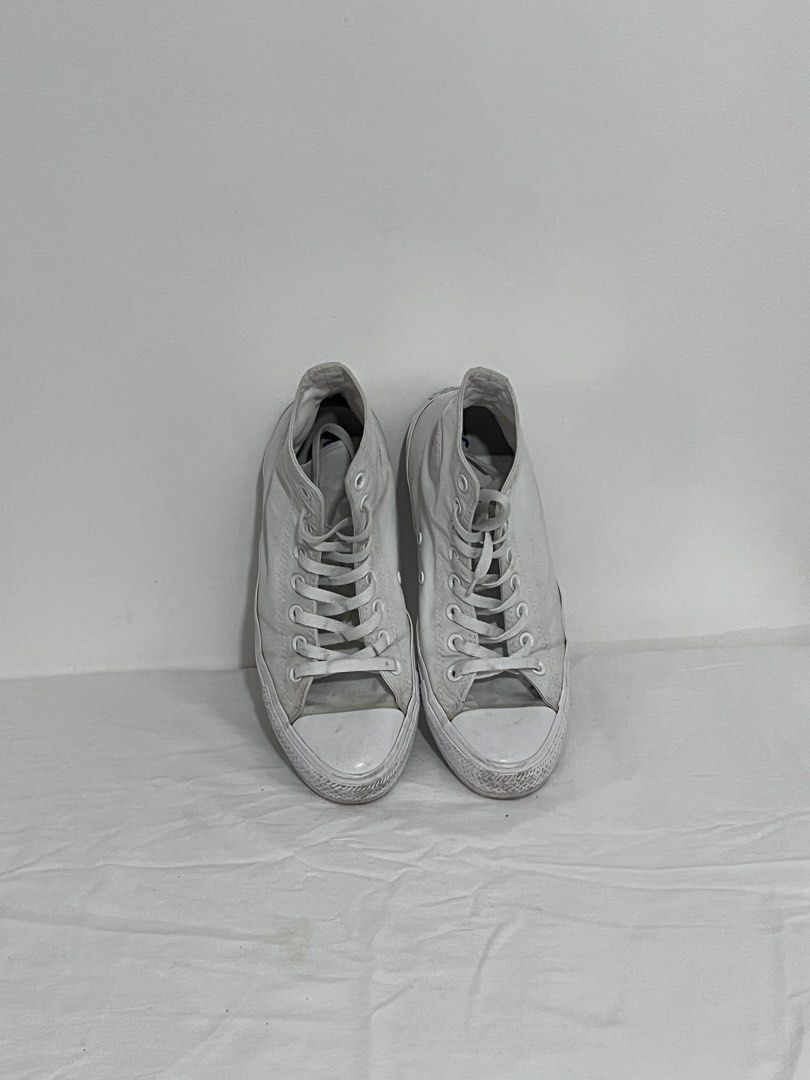 Converse High Cut White (Category: Casual Shoes) located in Imus. Submitted by justinelouis (Listing ID 1465842233, Image 1). Description: Location: Imus, Cavite.