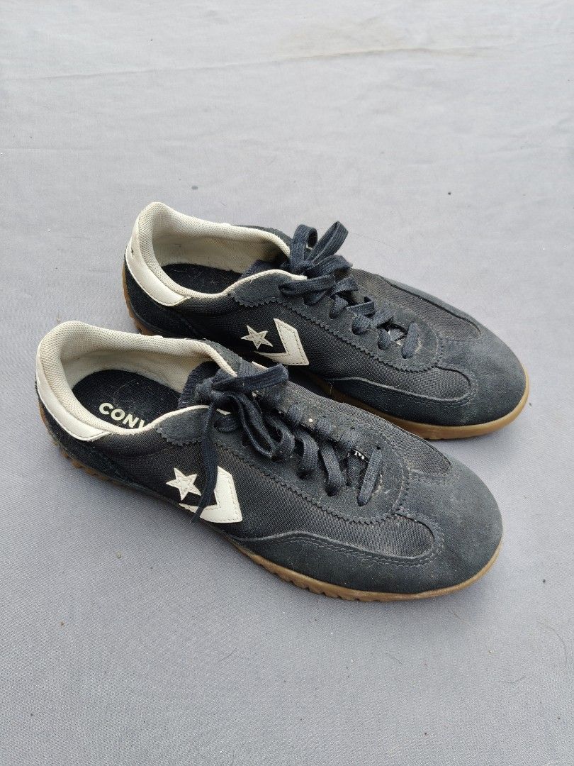 Converse Star Run Trainer (Category: Sneakers) located in Las Pinas. Submitted by omakimushroom (Listing ID 1465792952, Image 2). Description: Not ukay! Bought it from Converse. Twice used Nakatambak lang Size 8.5 women No issues No box Pay first Lalamove, JnT, Pickup sa bahay Las Piñas Metro Manila.