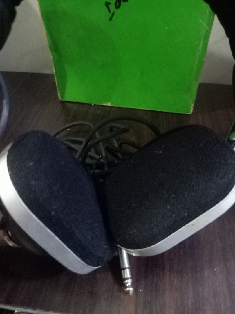 Coral vintage headphones (Category: Headphones & Headsets) located in Las Pinas. Submitted by the_recycle_shop (Listing ID 1465889443, Image 3). Description: Vintage from Japan Good working condition.