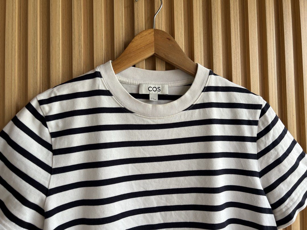 COS (Category: Blouses) located in Lipa City. Submitted by thyra06 (Listing ID 1465791549, Image 3). Description: Cos top good as new medium semi large fits.