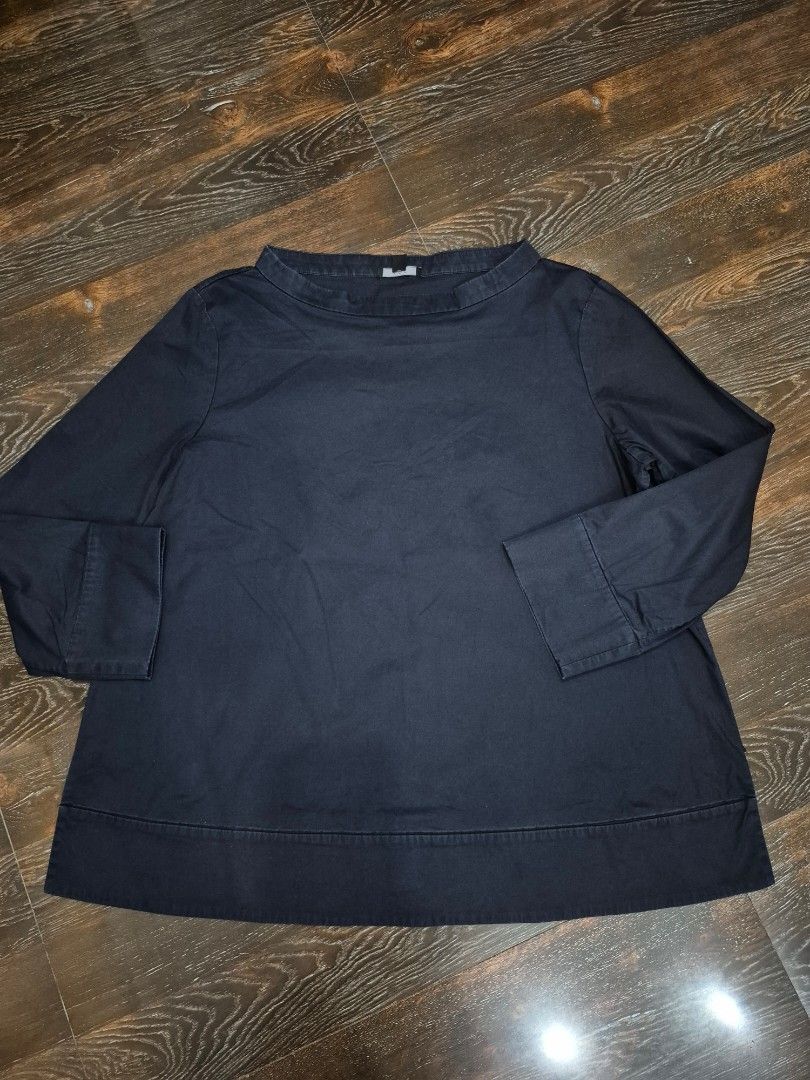 COS Dark Blue Boatneck Top (Category: Blouses) located in Santa Cruz. Submitted by deenem (Listing ID 1465800916, Image 2). Description: Medium on Tag Bust:21(42) inch Lenght:26 inch.