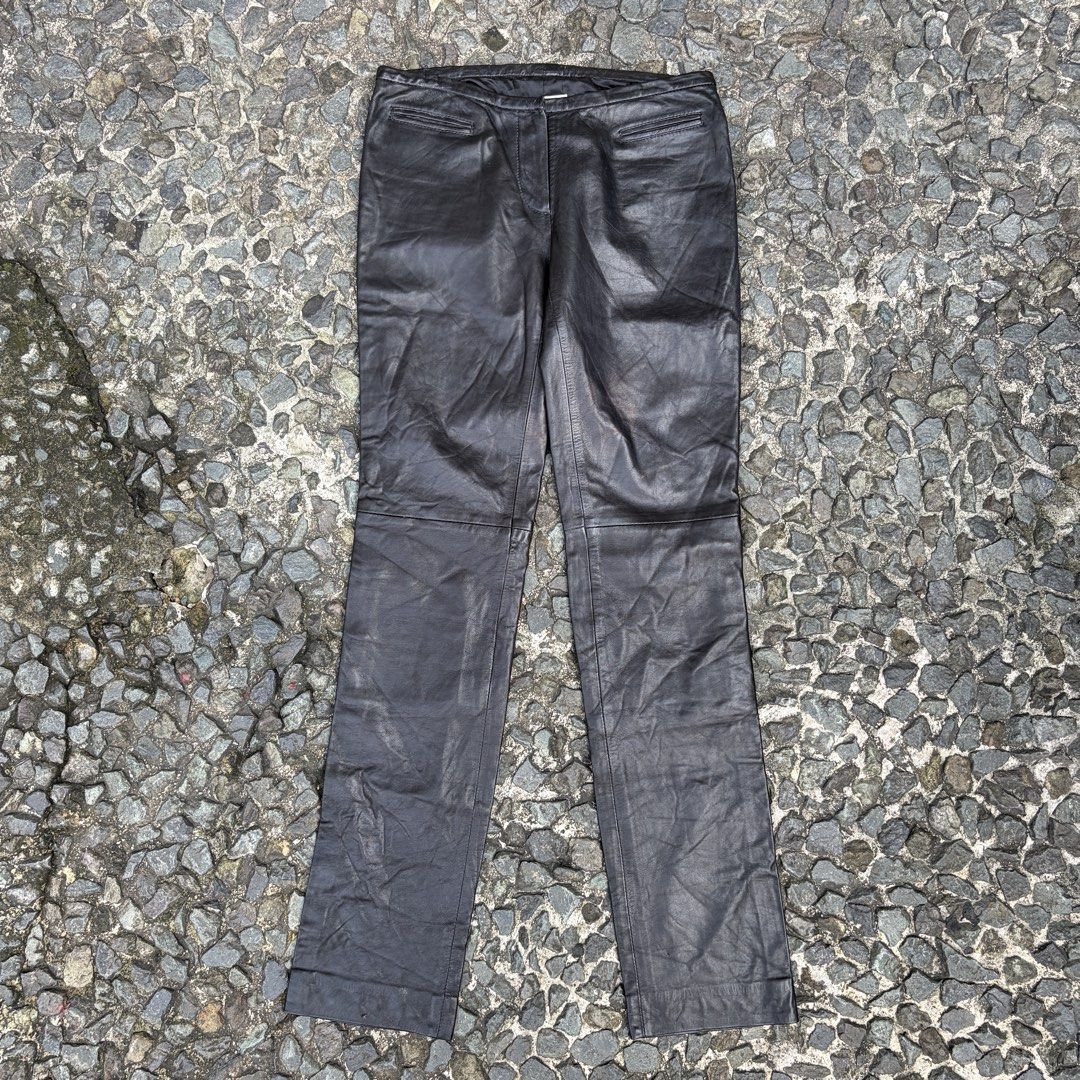 Costume National Leather Pants (Category: Other Bottoms) located in Manila. Submitted by stablesource (Listing ID 1465786414, Image 1). Description: Costume National Leather Pants Size 40 Dimension: 28 Waist 39 Full Length 7 Leg Opening Sign of Usage Needs Cleaning Kindly Check All Details Before Purchase🤝.
