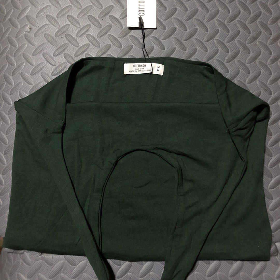 Cotton On Green Halter Top (Category: Sleeveless) located in Manila. Submitted by nadz.28 (Listing ID 1465845076, Image 2). Description: .