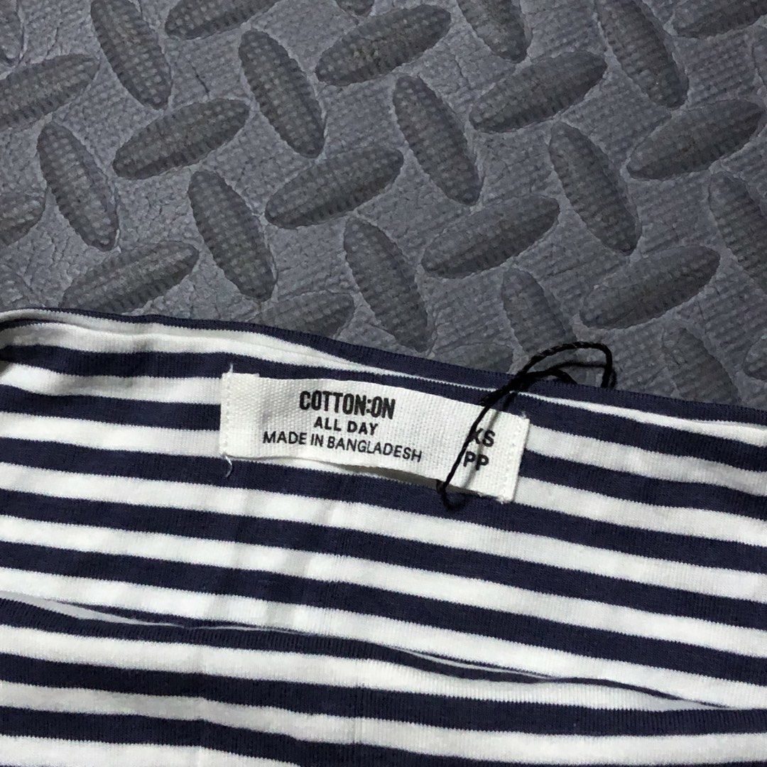 Cotton On Stripes Halter Top (Category: Sleeveless) located in Manila. Submitted by nadz.28 (Listing ID 1465845689, Image 3). Description: .