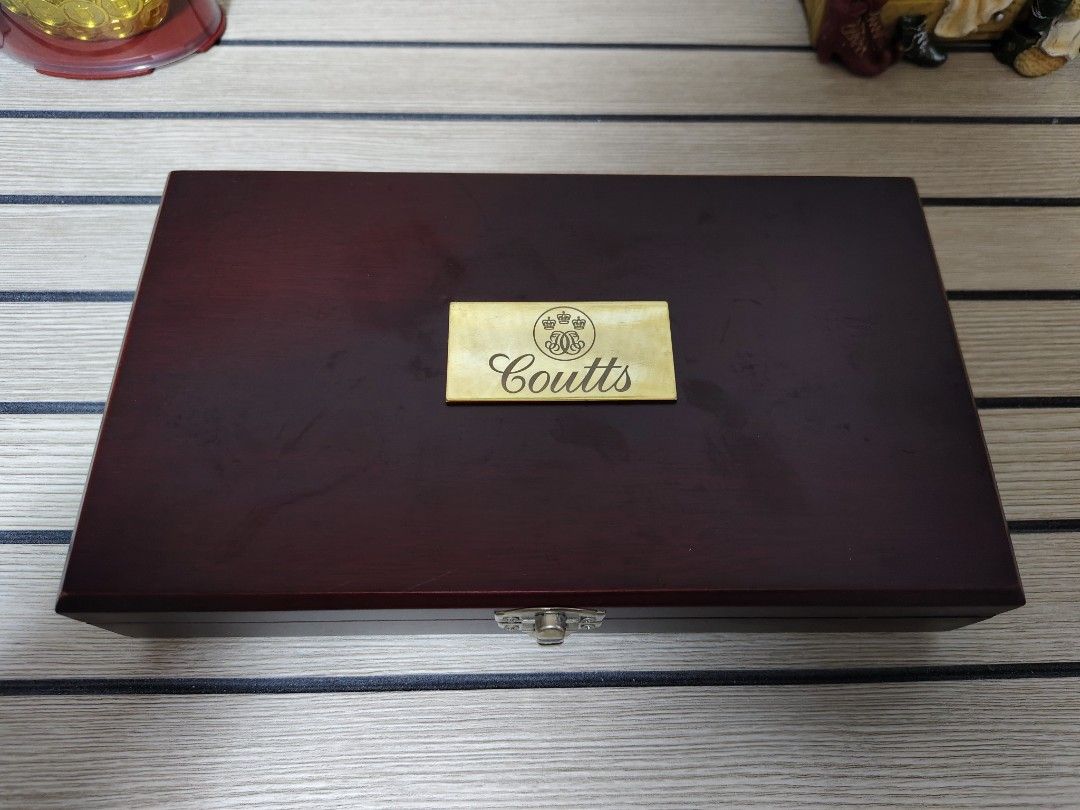 coutts corkscrew set (Category: Other Kitchenware & Tableware) located in Baguio. Submitted by syakniseph1105 (Listing ID 1465833673, Image 1). Description: coutts corkscrew set new wooden box pwede ipang gift.