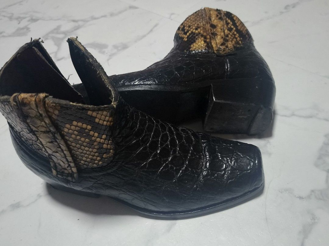 Crocodile Embossed Hard Leather Square Toe Boots Cowboy (Category: Boots) located in Manila. Submitted by winstondxc (Listing ID 1465903488, Image 1). Description: Leather Boots Croc-Embossed Boots Crocodile Pattern Boots Western Boots Cowboy Boots Harness Boots Engineer Boots Motorcycle Boots Biker Boots Riding Boots Vintage Boots Y2K Boots Western Y2K Biker Y2K Rocker Boots Punk Boots Grunge Boots Gothic Boots Alternative Boots Motorcycle Style