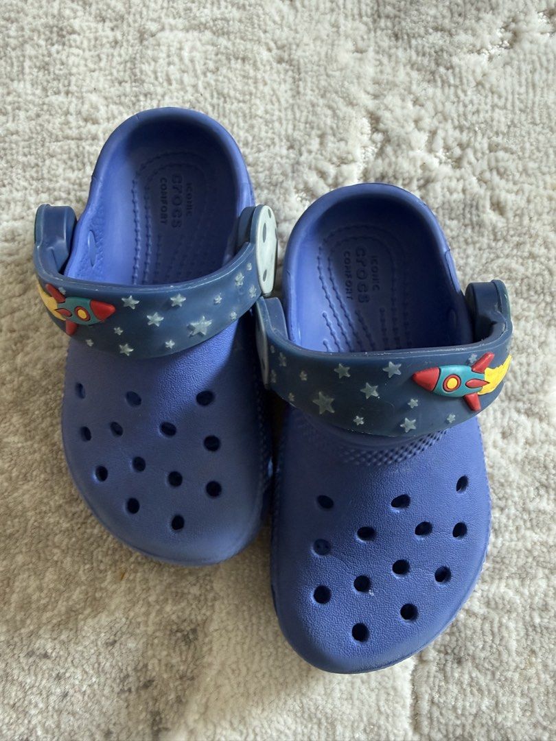 Crocs c8 Kids C Imagination Lights Back Strap in Sapphire (Category: Babies & Kids Fashion) located in Makati City. Submitted by nmvs1 (Listing ID 1465763885, Image 1). Description: Crocs Kids' C Imagination Lights Back Strap in Sapphire C8 = 14.9cm length Gently used , cleaned already too Strap lights up when used .