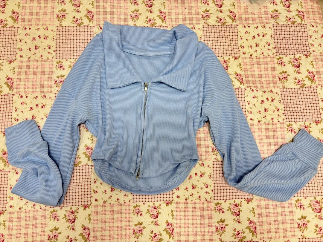Cropped long sleeve (Category: Longsleeves) located in Manila. Submitted by andycluttr (Listing ID 1465916490, Image 2). Description: .