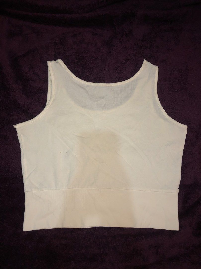 Cropped Stretchy Ribbed Comfort Size Small to Large (Category: Longsleeves) located in Calamba. Submitted by kiyanc3 (Listing ID 1464997365, Image 2). Description: Issue: Crack prints Need Stitching Stain (Washable) - Texture is like ribbed cotton - Size Medium to Large - Stretchable ! Color may vary due to lighting !.