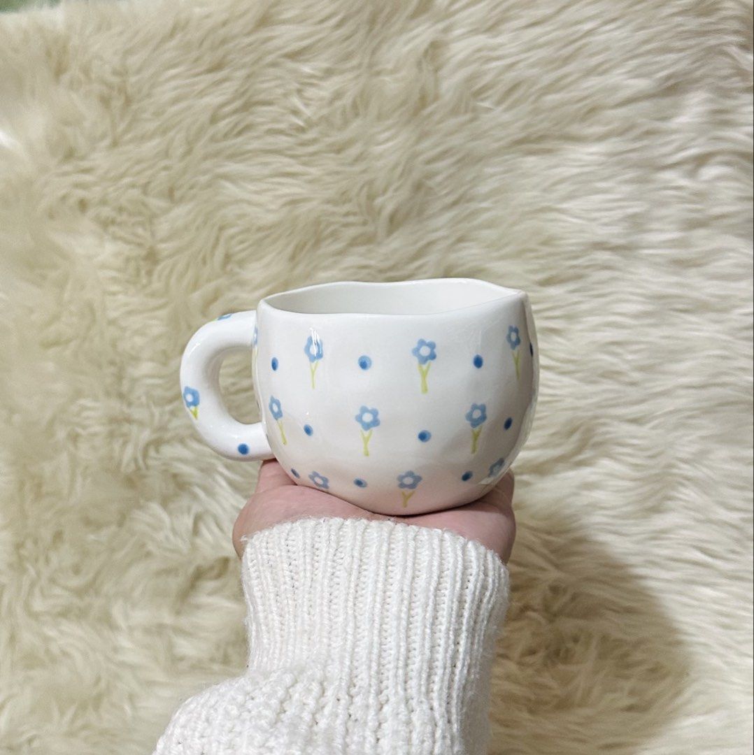 Cute Ceramic Mug with Heart Pattern (Category: Coffee & Tea Tableware) located in Manila. Submitted by tinayyy_08 (Listing ID 1465932546, Image 2). Description: Choose from the photos, PM me for the price if you are interested! All items price starts at 200 pesos. .