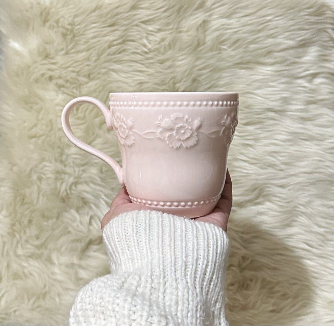 Cute Ceramic Mug with Heart Pattern (Category: Coffee & Tea Tableware) located in Manila. Submitted by tinayyy_08 (Listing ID 1465932546, Image 3). Description: Choose from the photos, PM me for the price if you are interested! All items price starts at 200 pesos. .