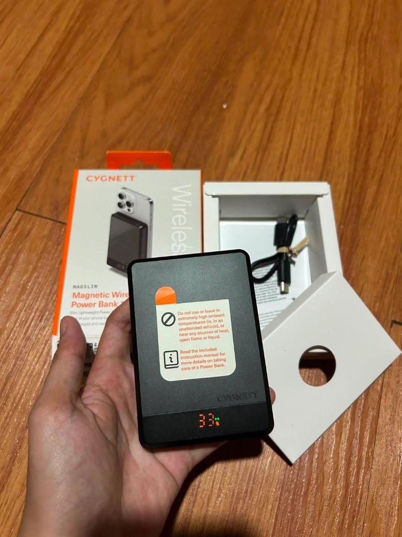 Cygnett wireless power bank (Category: Batteries & Power Banks) located in Manila. Submitted by anna010106 (Listing ID 1465815564, Image 1). Description: bnew power bank no issue with box complete 10k mah rfs need funds.