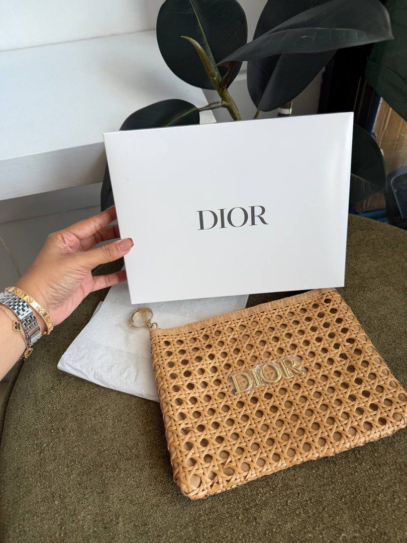 D|0R Trousse Pouch (GWP) (Category: Purses & Pouches) located in Manila. Submitted by whimsy.finds (Listing ID 1465770357, Image 1). Description: Payment first basis via Gcash / Maribank / Maya Ship via JNT ONLY *No rush shipping *Open for bulk order.