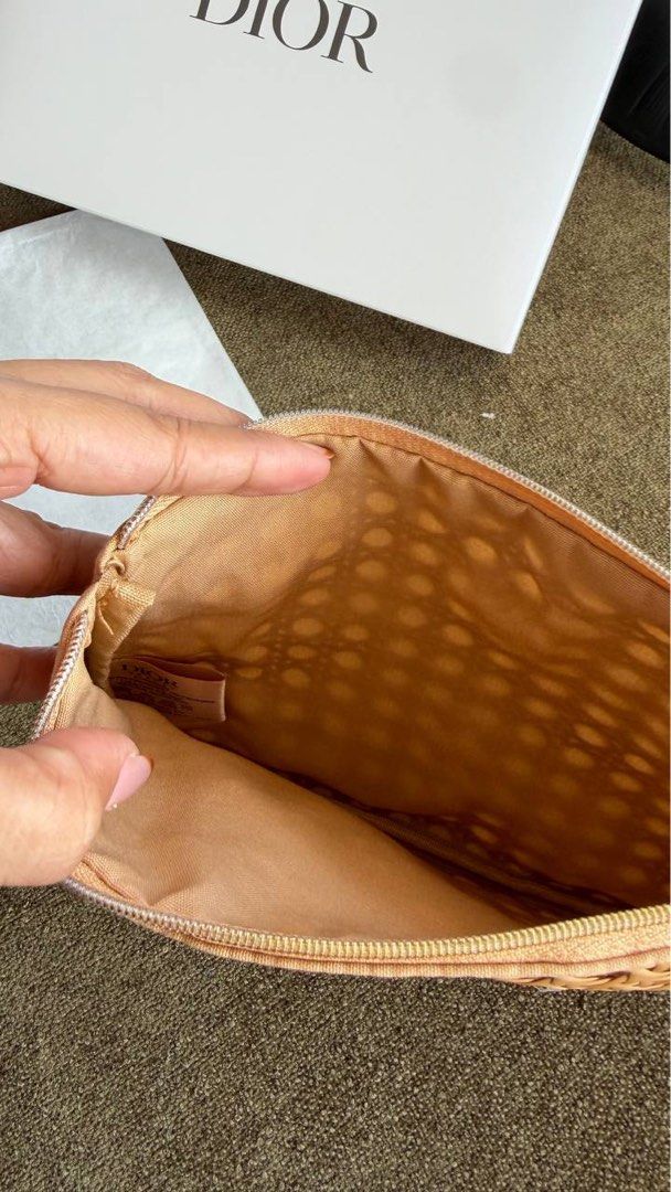D|0R Trousse Pouch (GWP) (Category: Purses & Pouches) located in Manila. Submitted by whimsy.finds (Listing ID 1465770357, Image 3). Description: Payment first basis via Gcash / Maribank / Maya Ship via JNT ONLY *No rush shipping *Open for bulk order.