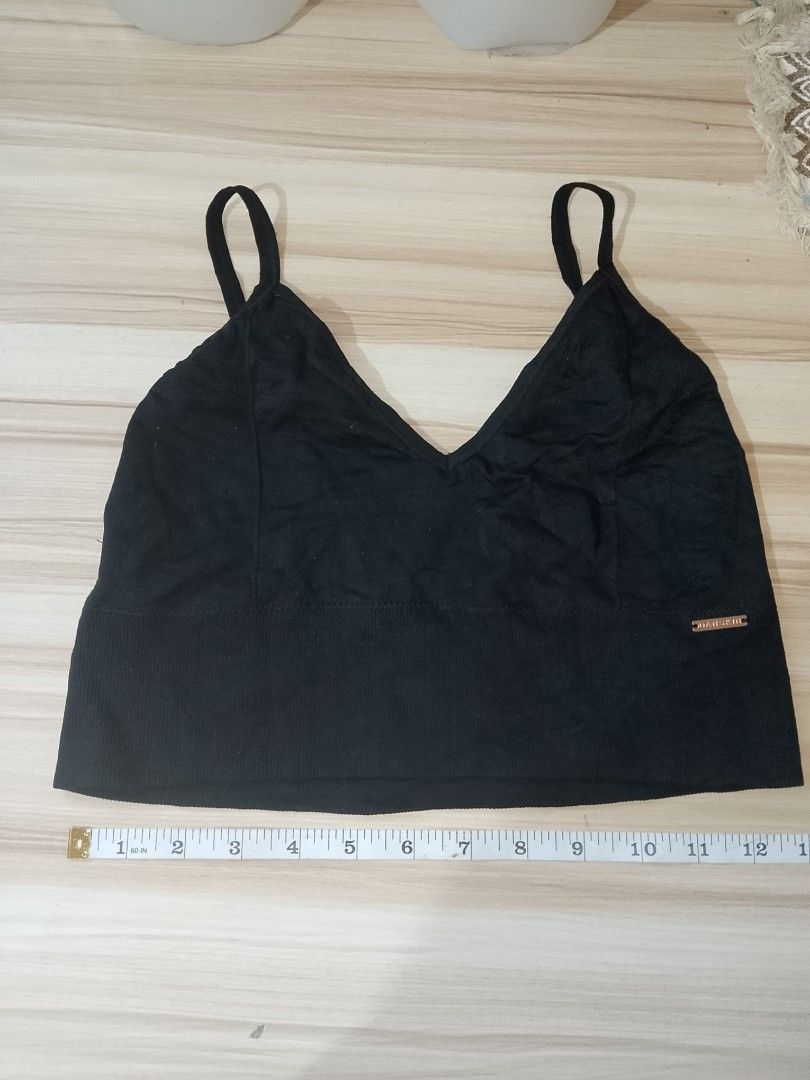Danskin large black bra no pads (Category: Undergarments & Loungewear) located in Manila. Submitted by truecrystal-1407 (Listing ID 1465947838, Image 1). Description: .