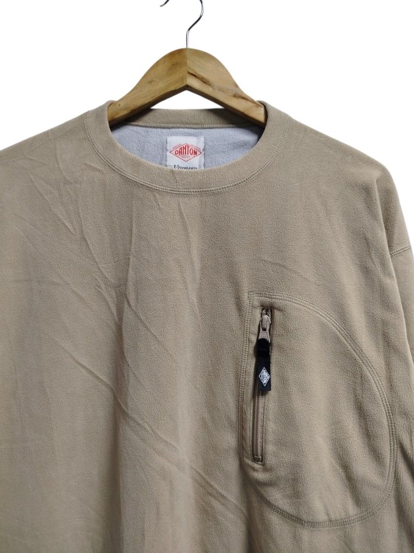 DANTON POLARTEC SWEATER (Category: Coats, Jackets and Outerwear) located in Bayombong. Submitted by Gentlemans_ClosEt (Listing ID 1465791363, Image 2). Description: DANTON POLARTEC SWEATER SIZE 44 ON TAG XLARGE FITTING DIMES: W25 X L28 AS NEW CONDITION NO ISSUES.