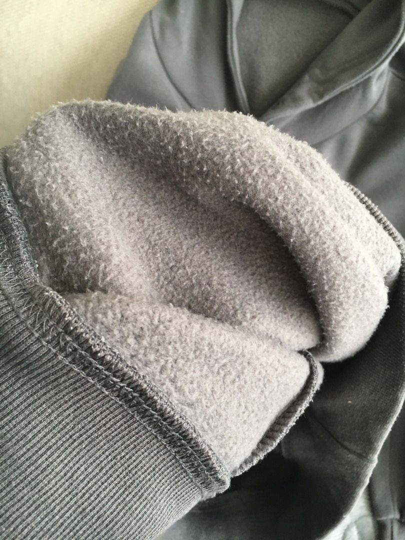 Dazy Slate Hoodie Size L (Category: Hoodies) located in Manila. Submitted by grnickkk (Listing ID 1465775257, Image 3). Description: - Brand: Dazy - Size: L (Relaxed fit) - Color: Grey - Material: Fleece-lined interior (super warm and soft, good weight) - Features: Front kangaroo pocket, double snap buttons on neckline, ribbed cuffs and hem - Condition: Great for chilly days - Fulfillment: Meetup or shipping options available.