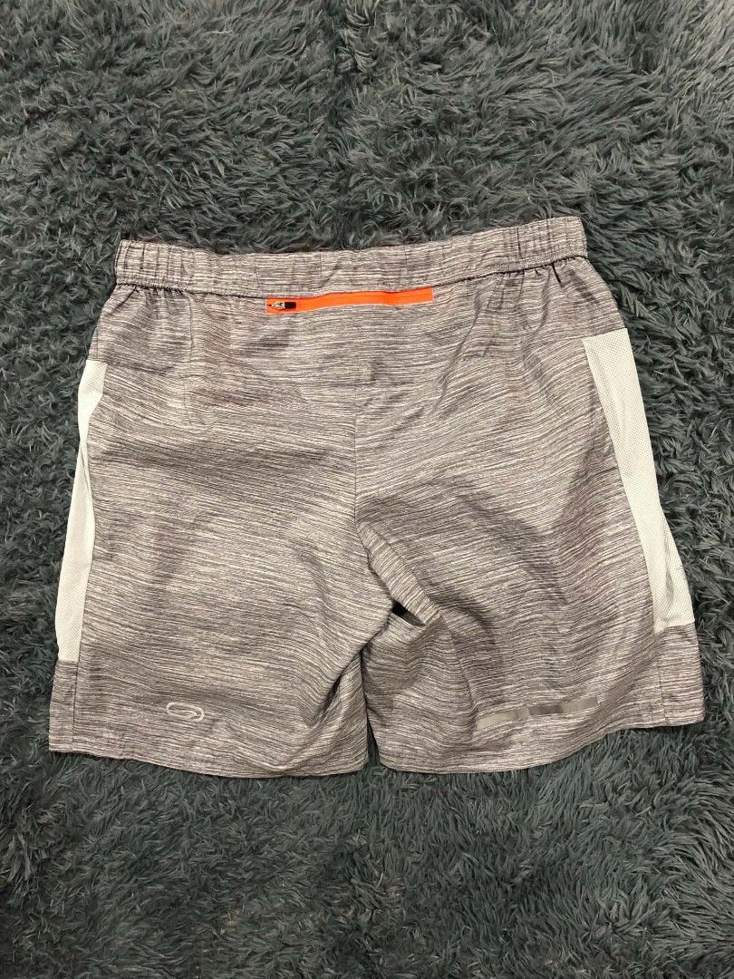 DECATHLON Short (Category: Shorts) located in Pasig City. Submitted by geloangelo17550 (Listing ID 1465938245, Image 2). Description: Authentic Excellent condition No issue.