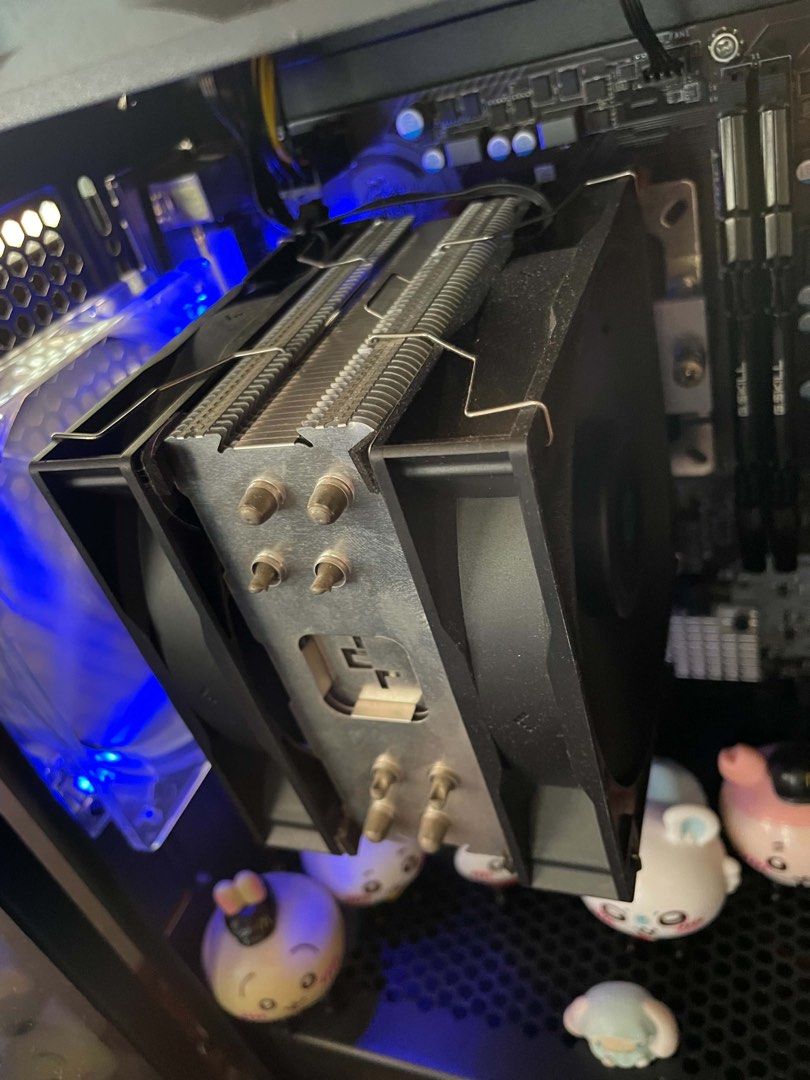 DeepCool AG400 Plus CPU Air Cooler dual fan (Category: Computer Parts) located in Santa Rosa. Submitted by sansribal (Listing ID 1465809446, Image 3). Description: Deepcool AG400 Plus Tower Cooler - no issue with box and Intel bracket included - nakakabit pa sa pc so for sure working and lilinisan naman pag sure na kukunin na - nego pa sa sure buyer - can do meetup within santa rosa tagapo area.