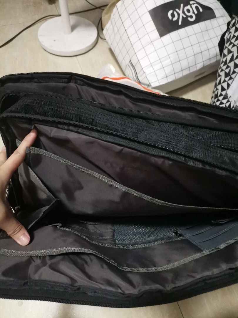 Dell Black Laptop Bag Briefcase Organizer (Category: Laptop Bags & Sleeves) located in Makati City. Submitted by kookybearsstuff (Listing ID 1465815248, Image 2). Description: - Authentic Dell laptop bag in sleek black - Durable fabric material with smooth, reliable zippers - Sturdy double top handles for easy carrying - Spacious main compartment fits a laptop, notebooks, and work documents - Front section includes built-in pen holders, card slot