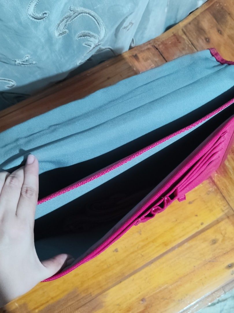 DELSEY ORIGINAL BAG!!! (Category: Luxury Bags & Wallets) located in Valenzuela. Submitted by jackypicar11796 (Listing ID 1465866927, Image 3). Description: DELSEY ORIGINAL BAG!!! NEGOTIABLE!!! LAPTOP BAG / DOCUMENTS BAG BOOKS , SCHOOL STUDENT.
