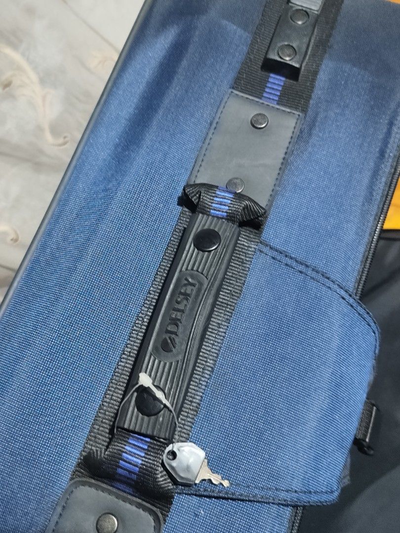 DELSEY ORIGINAL LUGGAGE !!! (Category: Luggage) located in Valenzuela. Submitted by jackypicar11796 (Listing ID 1465863573, Image 3). Description: DELSEY ORIGINAL LUGGAGE!!! NEGOTIABLE!!!.