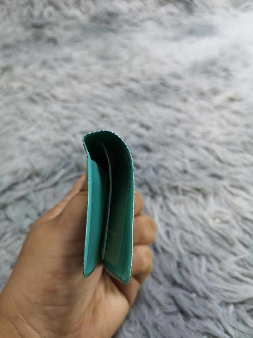 Denim Blue Design Bifold Card Holder (Category: Wallets & Card holders) located in Santa Cruz. Submitted by jmy_surplus.2 (Listing ID 1465893616, Image 2). Description: Size ; L - 3 W - 4.2 Color ; Blue Type ; Card Holder Brand ; No brand Material ; Plastic Style ; Bifold Card Holder LR 129 JMY 5 Batch #224.