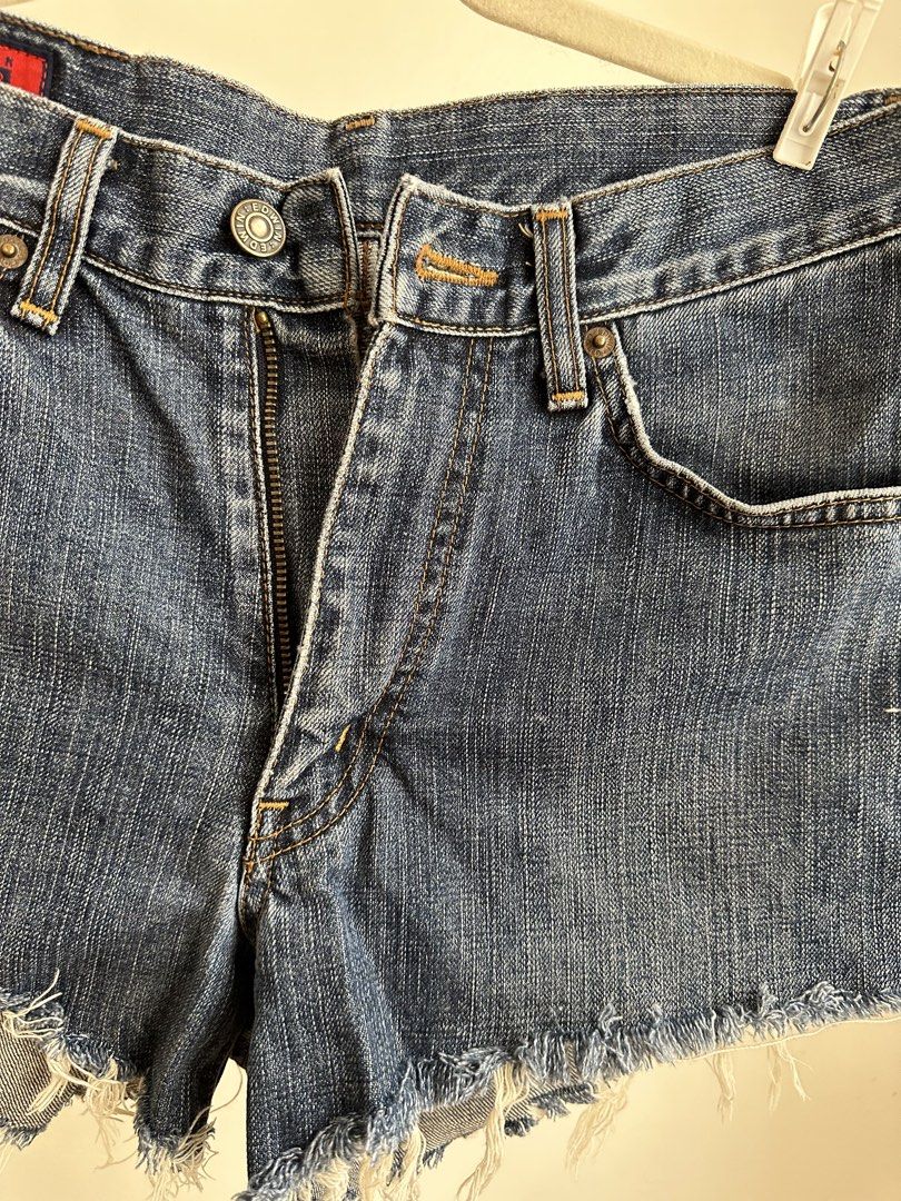 Denim Shorts (Category: Shorts) located in Cebu City. Submitted by diabriciaa (Listing ID 1465785692, Image 2). Description: ✿ READ BIO FIRST ✿ FIRST TO PAY GETS THE ITEM ⭑.ᐟ NO COD, PAYMENT FIRST BASIS ⭑.ᐟ about the item ╰┈➤ ╰┈➤ dimensions 𖦹 Waist: 28" 𖦹 Length 24" 𖦹 Hips: 34" RFS: dECLUTTERING.