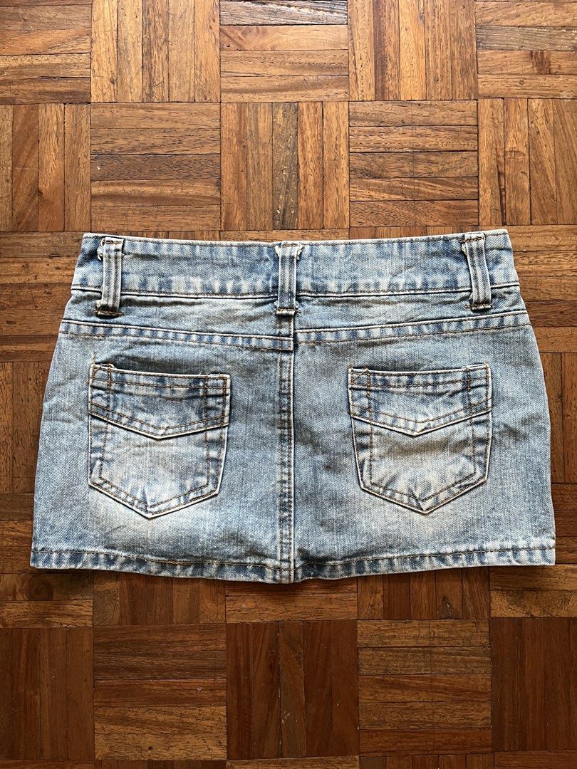 Denim Skirt (Category: Skirts) located in Makati City. Submitted by yoursecondbest (Listing ID 1465808238, Image 2). Description: Best fit waist size 28. Not stretchy..